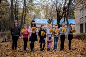 выпускной альбом осенняя фотосессия для детей в школе