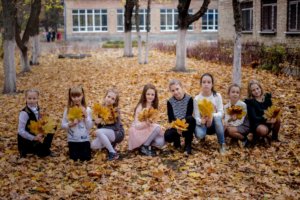 выпускной альбом осенняя фотосессия для детей в школе