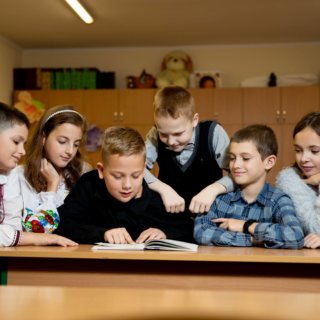 fotosessija_dlja_4_klassa_fotograf_dlja_vypusknyh_albomov_vypusknye_albomy_4_klass