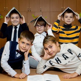 fotosessija_dlja_4_klassa_fotograf_dlja_vypusknyh_albomov_vypusknye_albomy_4_klass
