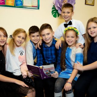 fotosessija_dlja_4_klassa_fotograf_dlja_vypusknyh_albomov_vypusknye_albomy_4_klass